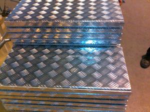 China 2mm 5 Bar Aluminium Checker Plate Cold Rolling Materials ISO Certification wholesale