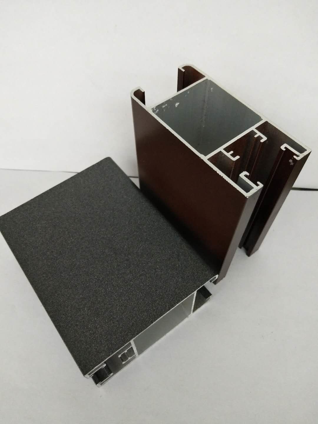 China Mirror Gloss Extruded Aluminum Electronics Enclosure With High Adhesive Force Lacquer Film wholesale
