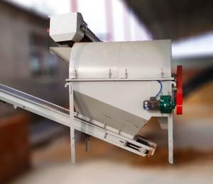 China GTS 1.5X2.5 Animal Feed Sawdust Vibrating Screener For Wood Chips wholesale