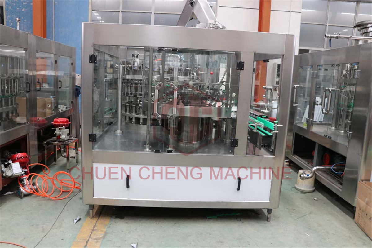 China Small Scale Water Bottle Filling Machine With Bottle Cap Sealing Machine wholesale