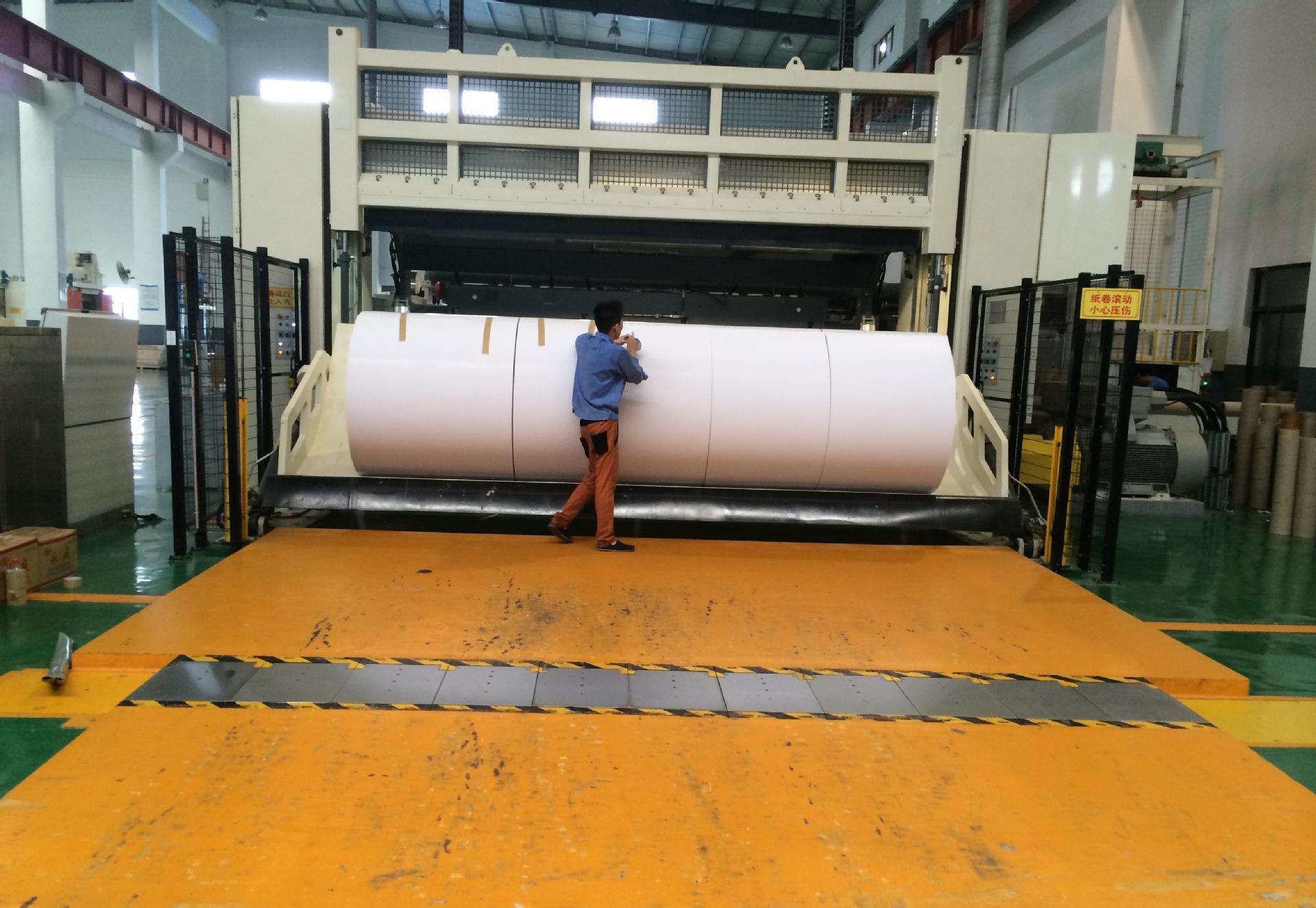 180gsm Corrugated Perforated Roll Paper Making Machine 350m / Min Recycled Waste