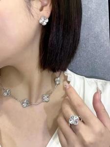 China Custom High End HK Setting Jewelry 18k Gold Luxury Brand Jewelry wholesale