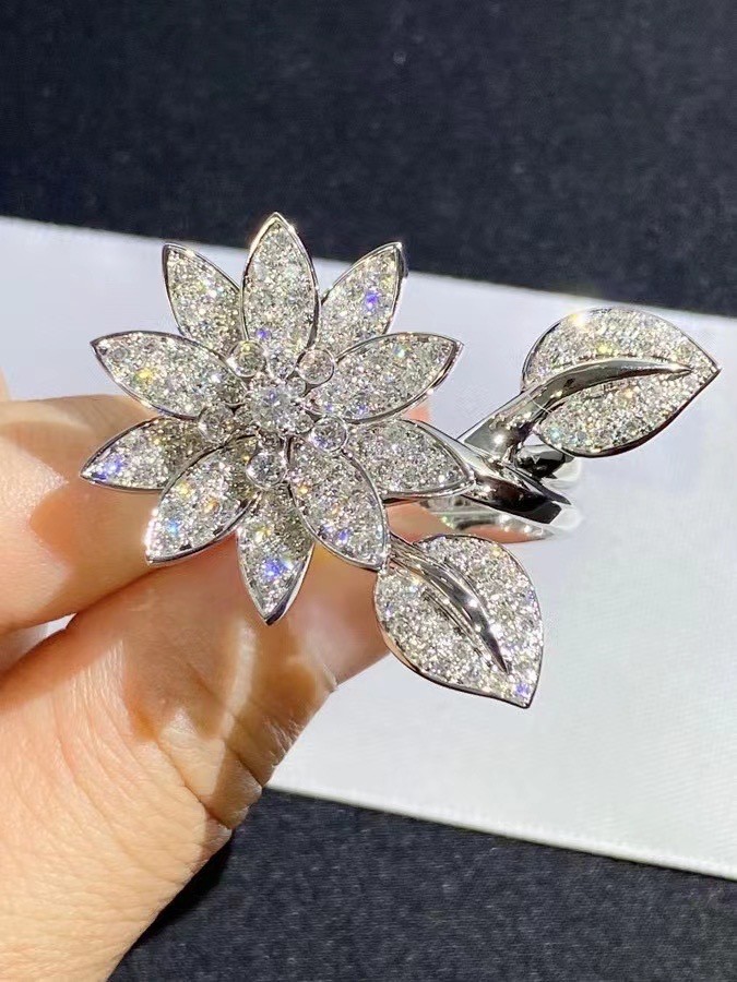 China Customized Luxury Diamond Ring 18K Gold Unisex For Engagement wholesale