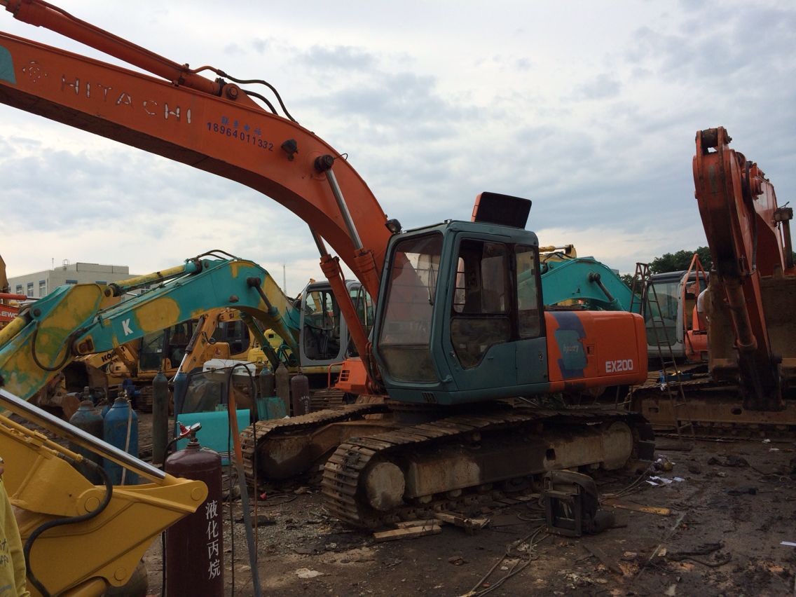 Buy cheap Used HITACHI Excavator EX200 in good quality and low price from wholesalers