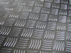 China Anti - Slipping 5052 Aluminium Checker Plate Flooring  20mm-2000mm Width wholesale