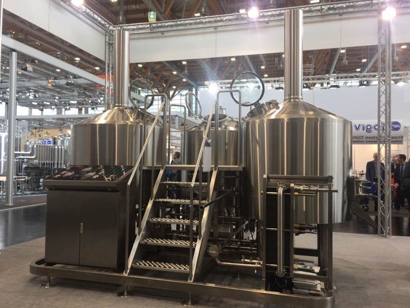 China SUS 304 7Bbl Large Scale Brewing Equipment Semi Automatic Control System wholesale