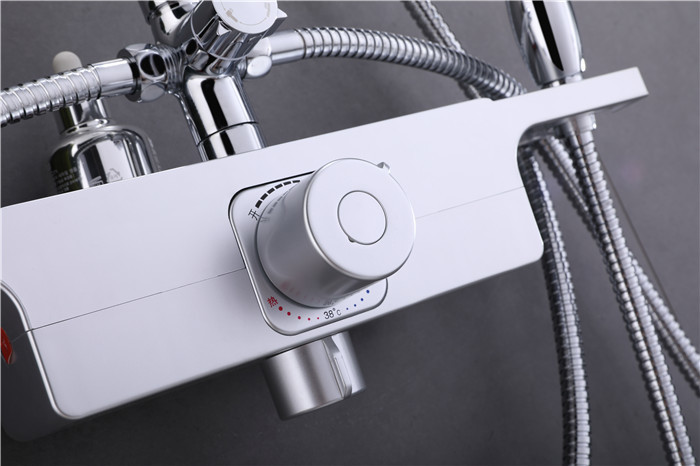 China Concealed Thermostatic Mixing Valve Maximum Flow 26L/Min Multi Layer Nickel Plating wholesale