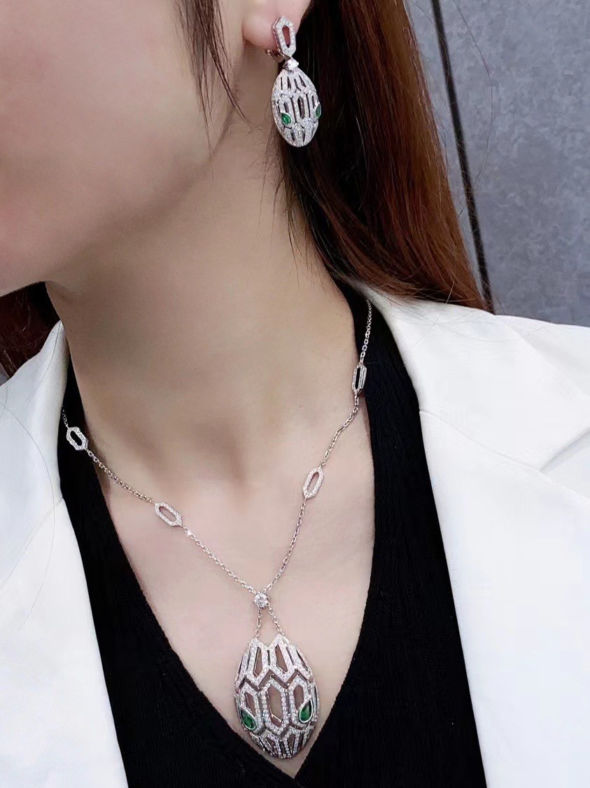 China Mirror Luxurious Custom 18K Gold Jewelry vVS Diamond Necklace wholesale