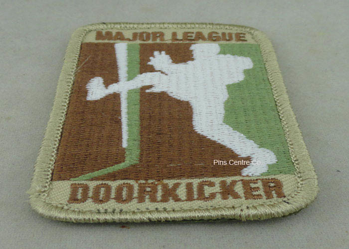 China Back Twill / Threads Polyester Custom Embroidery Patches For Club / Uniform on sale