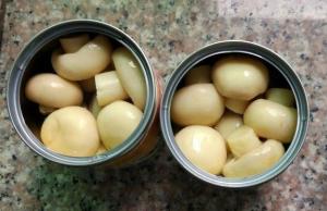 China Whole Canned Button Mushroom , Canned Marinated Mushrooms Light Yellow Color wholesale