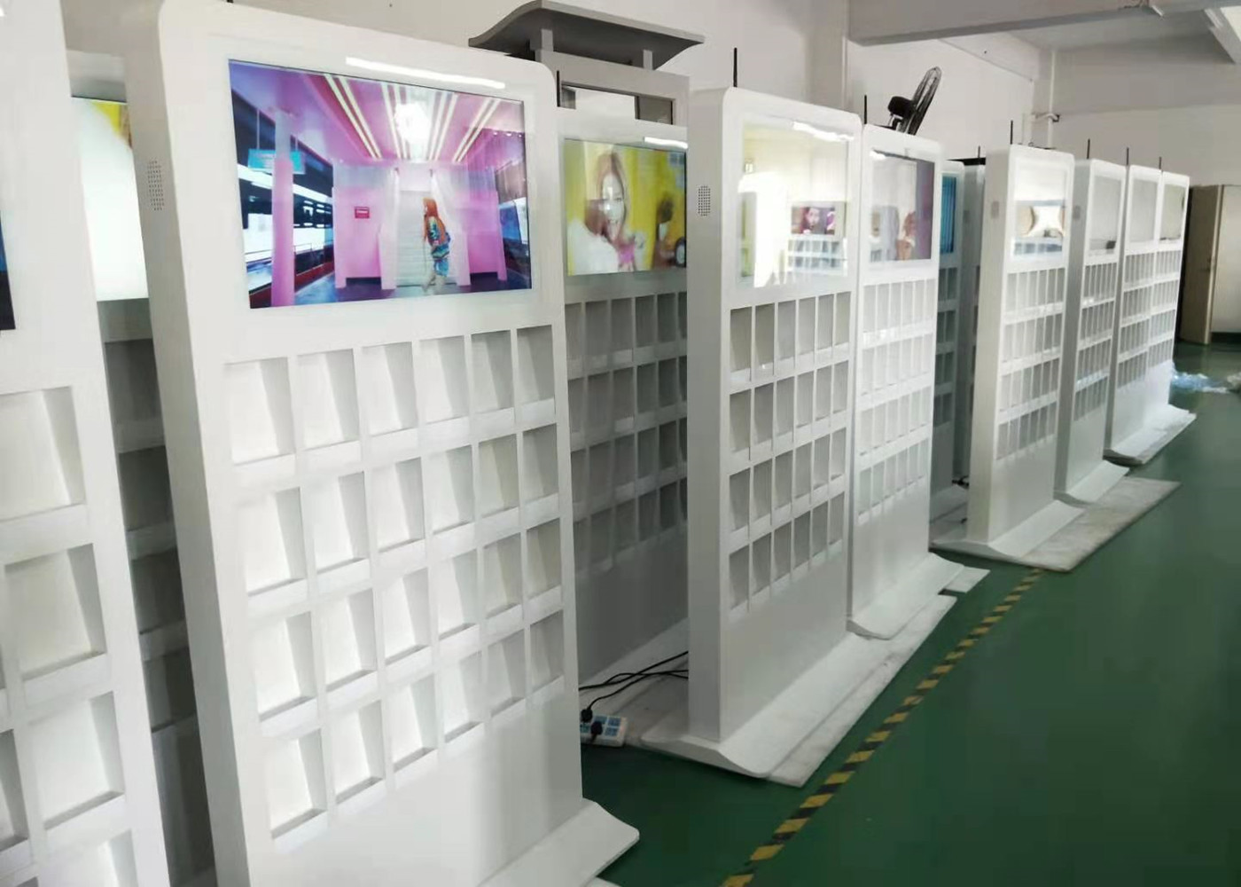 China Android 7.1 Vertical Multimedia Touch Screen Kiosk 55in Magazine Holder wholesale