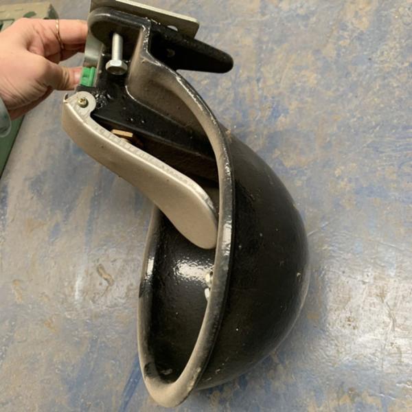 Stainless Steel Hog Farm Equipment Pig Drinking Bowl More Type Offered