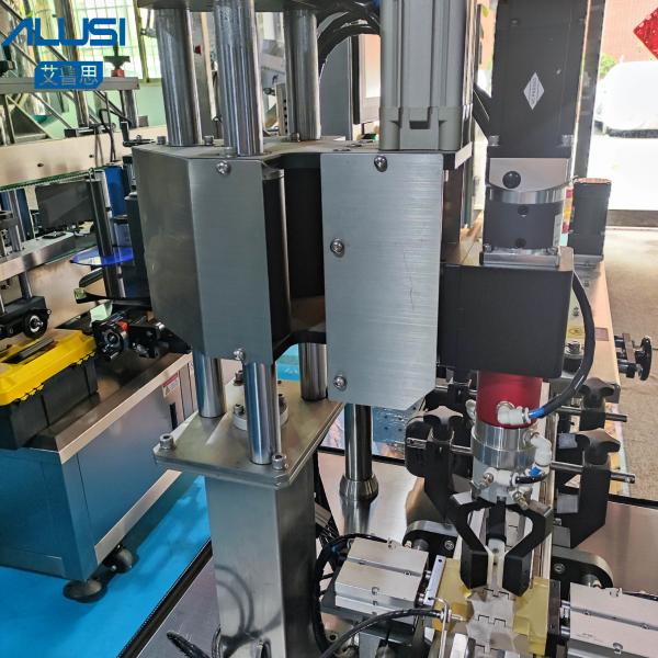 PLC Control Automatic Screw Capping Machine For Glass Bottles With Metal Caps
