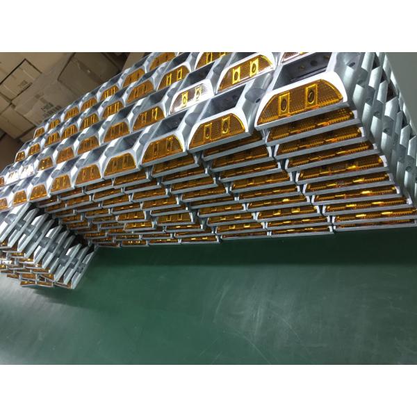 Road Cone Sign Aluminum LED 30T Resistance Led Solar Reflective Road Stud for Highway