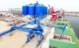 China 200 - 1500t/H Mobile Ship Unloader Energy Saving Environmental Protection wholesale
