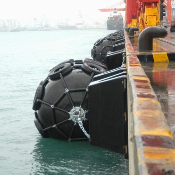 Quality CCS Tyre Pneumatic Rubber Fender High Air Tightness Float Rubber Buffer for sale