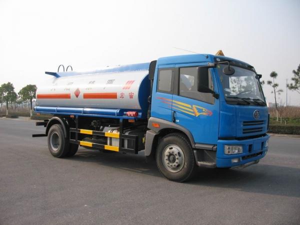 Quality Custom Fuel Oil Delivery Truck DONGFENG 4x2 For Transport Gasoline for sale