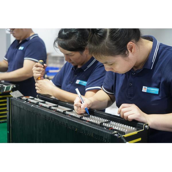 HNPE 51.2V 100Ah 5KW Prismatic Lithium Ion Lifepo4 Battery Boxes Stainless Steel Rack for Energy Storage for Home Use