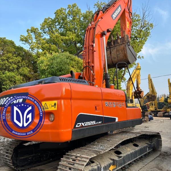 Used Doosan DX225 22.5Ton Crawler Excavator Almost New And In Excellent Condition On Sale