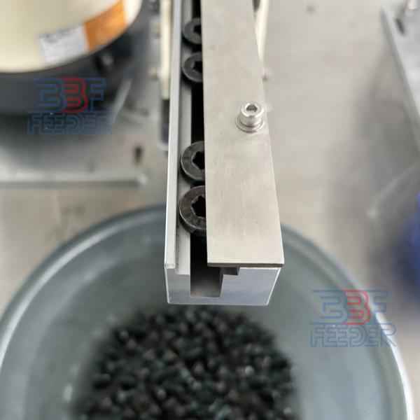 Screw Vibratory Bowl Feeder Machine Stable Speed CE Certification Screw Vibrating Feeder