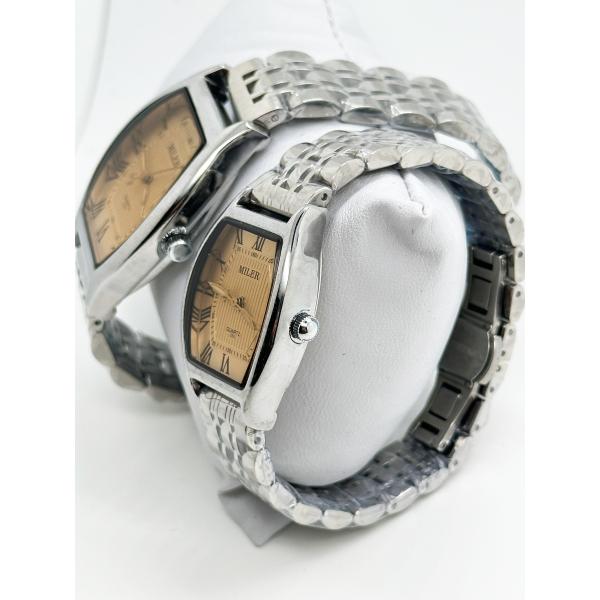 Elegant Analog Quartz Stylish Couple Watch With Stainless Steel Case And Buckle Strap