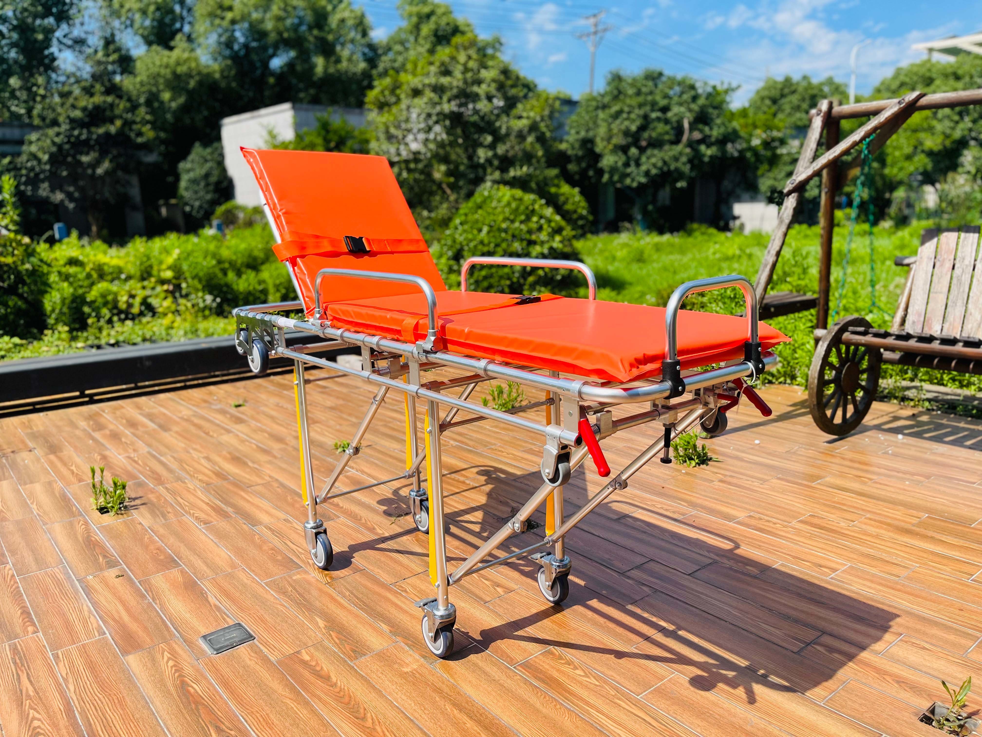 Durable Rubber Wheels Ambulance Collapsible Stretcher 75° Maximum Backrest