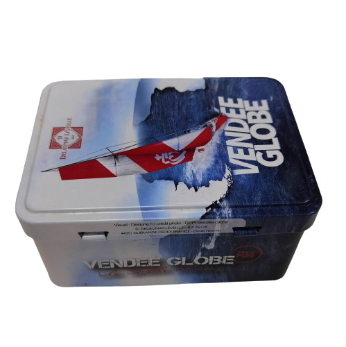 Decorative Rectangular Biscuit Tin Can CMYK Varnish Empty Tins With Hinged Lid