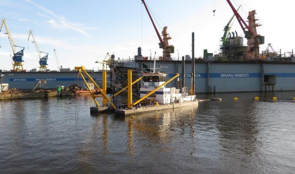 Quality Mud Sand Small Dredging Equipment Large Processing Capacity Easy Operation for sale