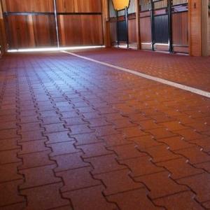 China Eco Friendly Recycled Rubber Floor Tiles With Anti Aging Wear Resistance Surface on sale