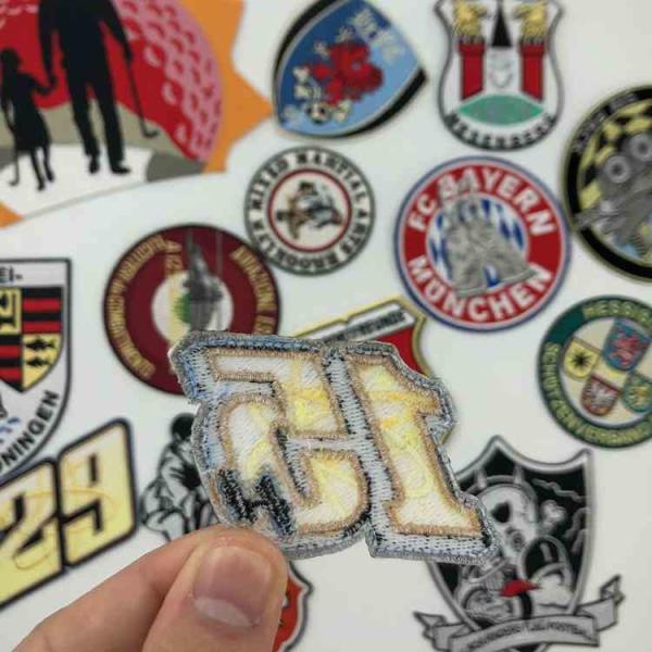 Pantone Color Embroidery Sports Team Patches With Iron On Backing