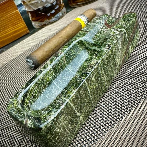 Natural Green Marble Ashtray Luxury Stone Customized For Home Smoking