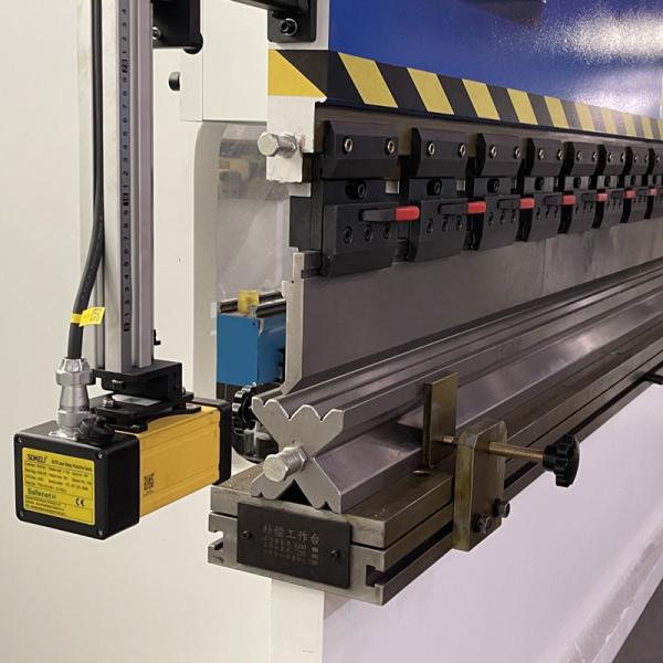 250T 3200MM CNC Hydraulic Press Brakes With Angle And Length Automatic Correction