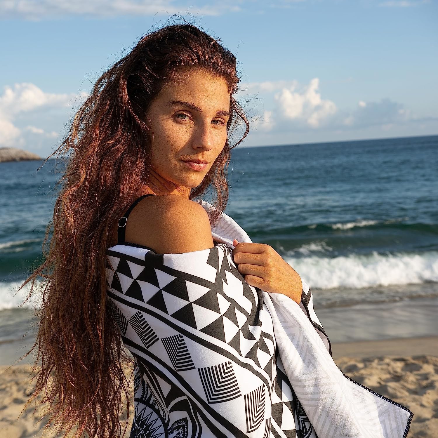 Wholesale Custom Sand Free Recycled Microfiber Beach Towel With Pocket Towel
