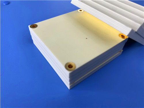 Rogers RO4003C PCB Board 4-Layer with 60mm x 60mm Size and 4.8mm Thickness for High-Frequency Applications