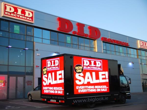 Quality 100 Degree P8 5500CD/M2 SMD2727 Trailer Mounted Led Signs for sale