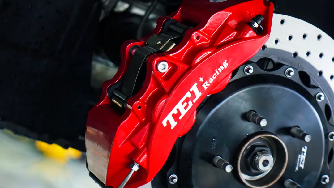 Front Big Brake Kit 4 Piston Caliper with 355x28mm rotor BBK auto brake system For Buick Regal 18 Inch car rim