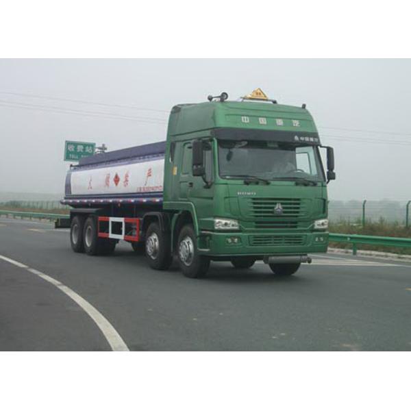 SINOTRUK HOWO Oil Tank Truck 30CBM for Oil Transportation 8X4 RHD Euro2 336HP