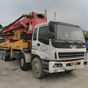 China Hydraulic Putzmeister Used Concrete Pumps Trailer 121 Feet Z Shaped wholesale