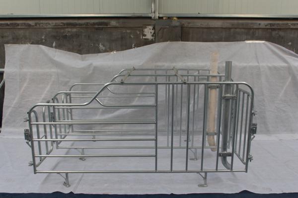 Quality Custom Made Swine Farrowing Crates Good Heat Preservation Acid Resistance for sale