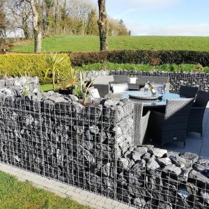 China Modular Vertical Garden Welded Gabion Stone Cage Planters Rustproof wholesale