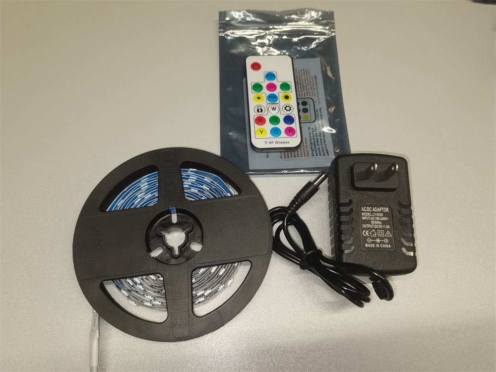 Remote Control 5050 RGB LED Strip Flexible 30LED RGB DC 12V CE RoHS For Home