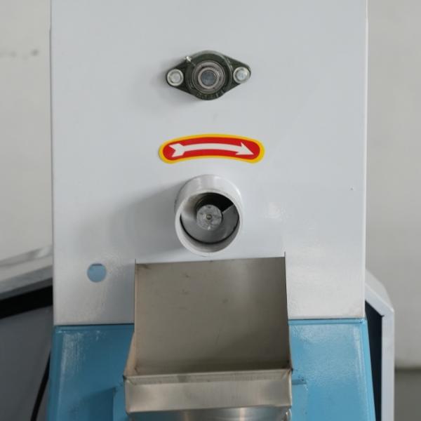 Professional Grade 100-120kg/H Fish Pellet Machine For Industrial Use