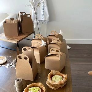 China Custom Kraft Paper Basque Cake Box with Twisted Handle wholesale