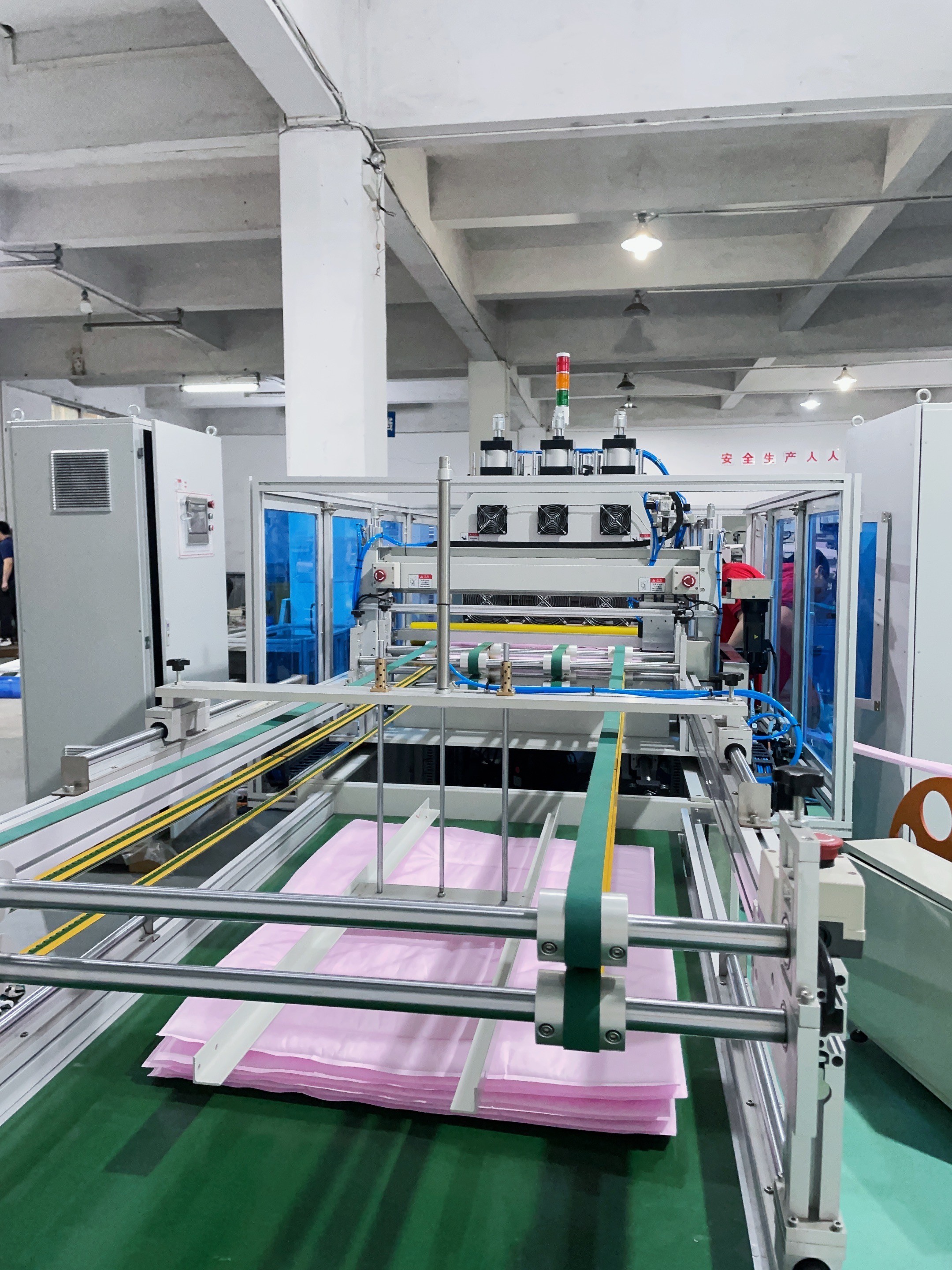 6KW XL-8002 Ultrasonic Flat Type Trapezoidal Bag Machine 220V