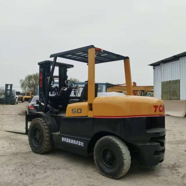 Used TCM 3-ton diesel forklift operational view