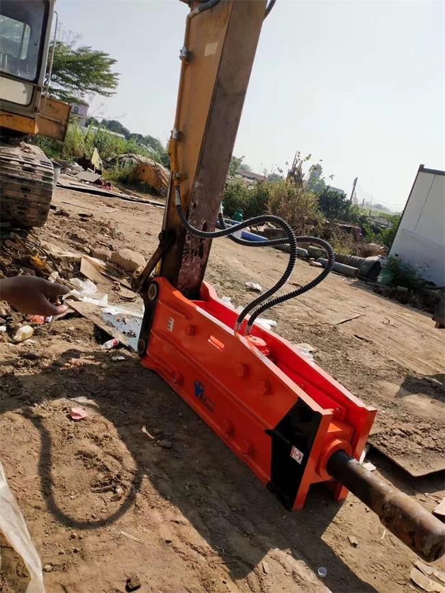Top Type 140mm Chisel Hydraulic Breaker For Komatsu 24 Ton Excavator