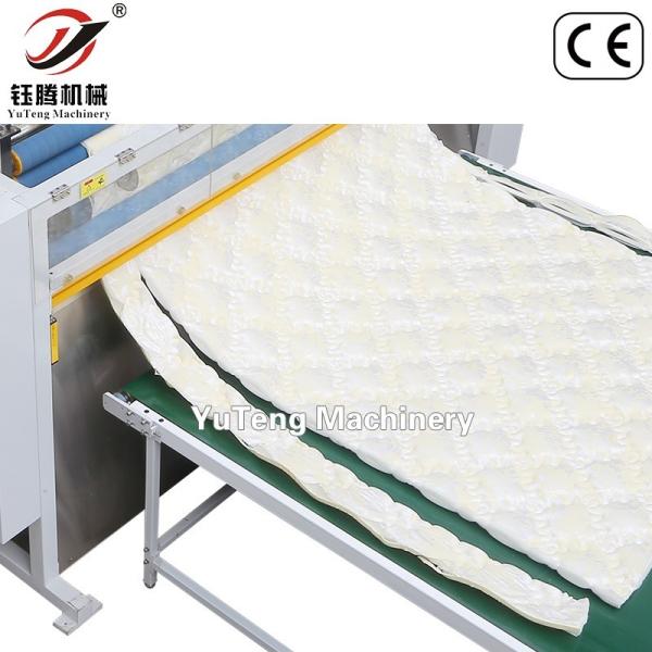 Quilted Fabric Material Cutting Machine For Factories