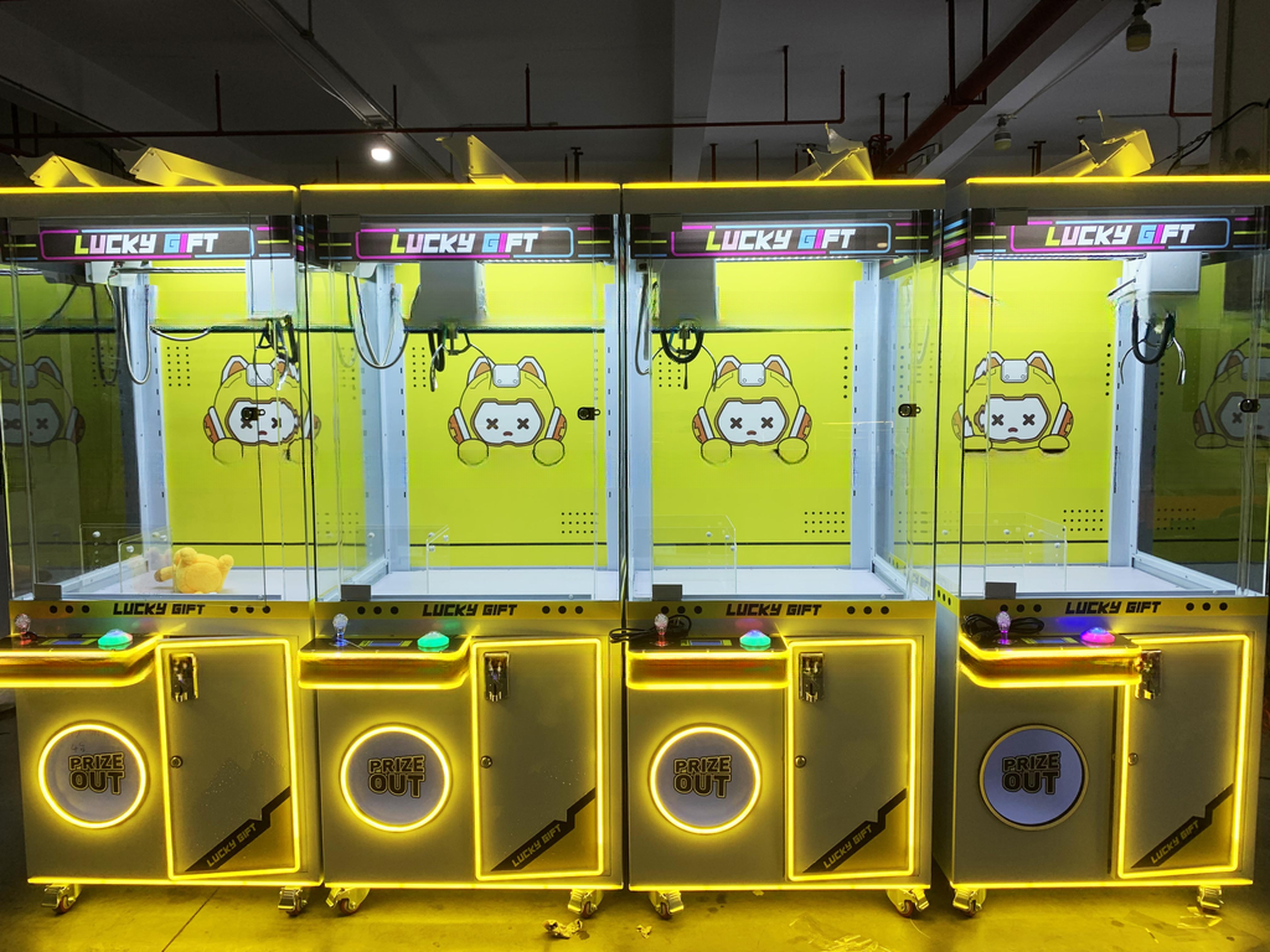 Dreamland 2024 new coin operated claw toys game machine for amusement park