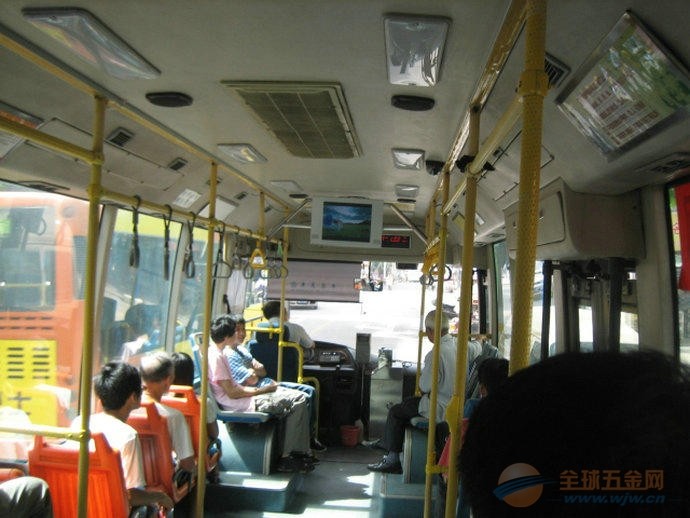 digital signage player 3g 18.5 inch bus adcertising display