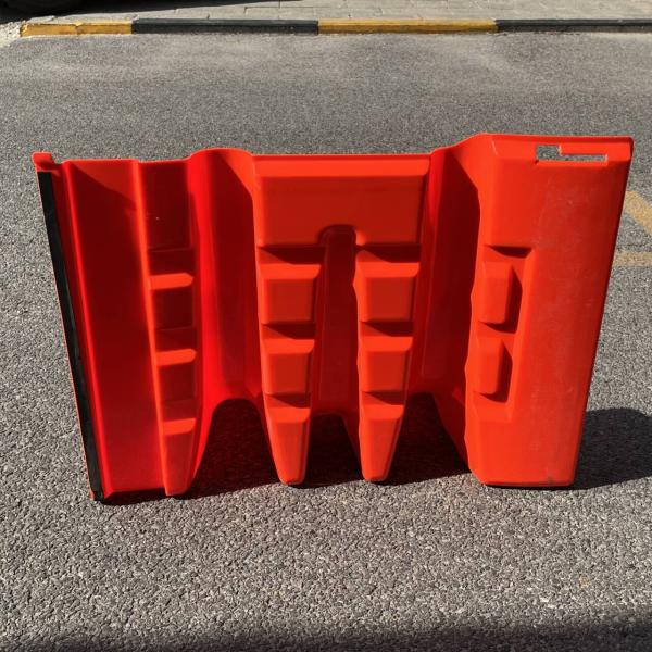 L Shape ABS Portable Movable Flood Barrier Water Diversion Barriers Flood Defence For Garage Subway Flood Risk Control